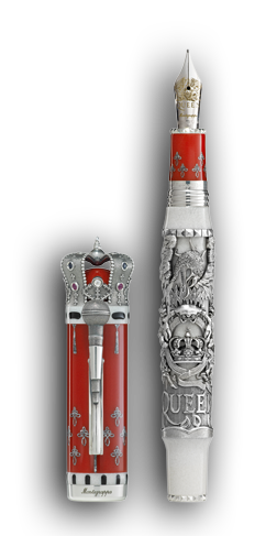 Dieser Füllfederhalter der Marke Montegrappa ist der Band Queen gewidmet. Am Kopf der Verschlusskappe ist eine Krone aufgearbeitet und der Clip stellt ein Mikrofon da. Die Kappe selbst ist in royalem rot gearbeitet mit silbernen und weißen Applikationen. Der Korpus des Griffteils ist in weiß mit silbernen 3D gearbeiteten Applikationen wie Krone und Schriftzug der Band. Das Verschlussgewinde ist in silber und geht in den roten Part über in dem die Feder gehalten wird. Betitelt wurde dieser wunderschöne Füllfederhalter mit dem Titel: Queen, a night at the Opera.